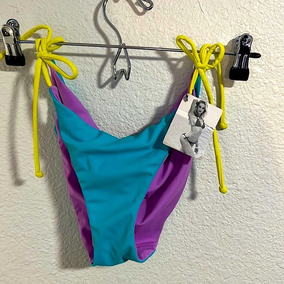 The Abbie reversible Bikini bottom - Picture 1 of 3